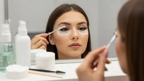 آموزش مراقبت های بعد از کاشت مژه برای ماندگاری بیشتر