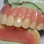 لابراتوار و دندانسازی کوروش