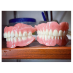 لابراتوار و دندانسازی کوروش