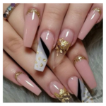 آموزشگاه آرایشگری تاج محل